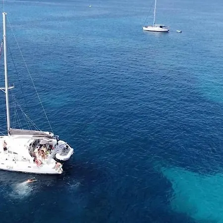 Barco Sobre El Mar *