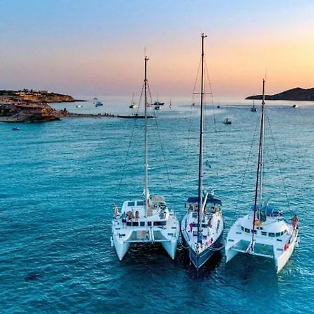 Barco Sobre El Mar