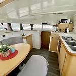 Barco Sobre El Mar Πλωτό κατάλυμα