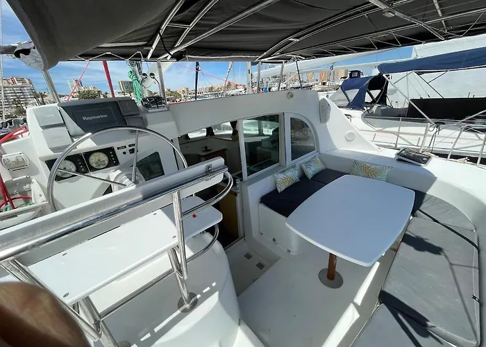 Barco Sobre El Mar
